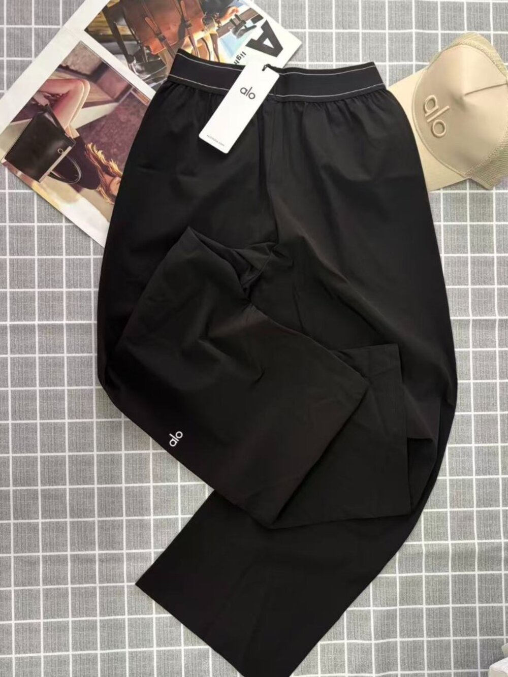 Women's Black Commuting Yoga Pants ALO Yoga🌙Regular inner seam length 30 inches - Picture 4 of 8